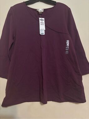 Old Navy Deep Plum V-Neck Maternity Top
